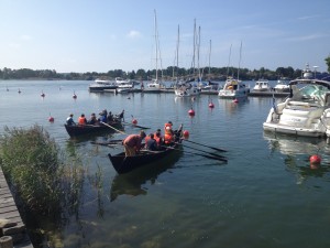 På Brännskär fick deltagarna ro med gamla träbåtar.